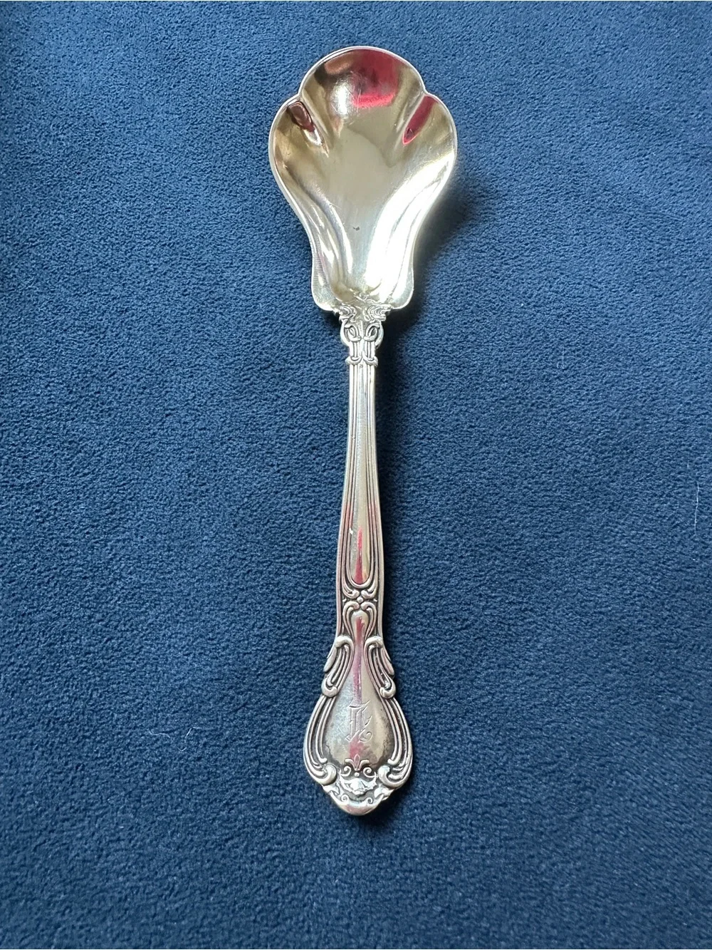 Vintage Gorham Chantilly sterling silver sugar shell spoon